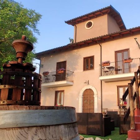 "Il Casaletto" Agriturismo Moderno, Vista Panoramica E Cibo Spettacolare- Scurcola Marsicana Exterior photo