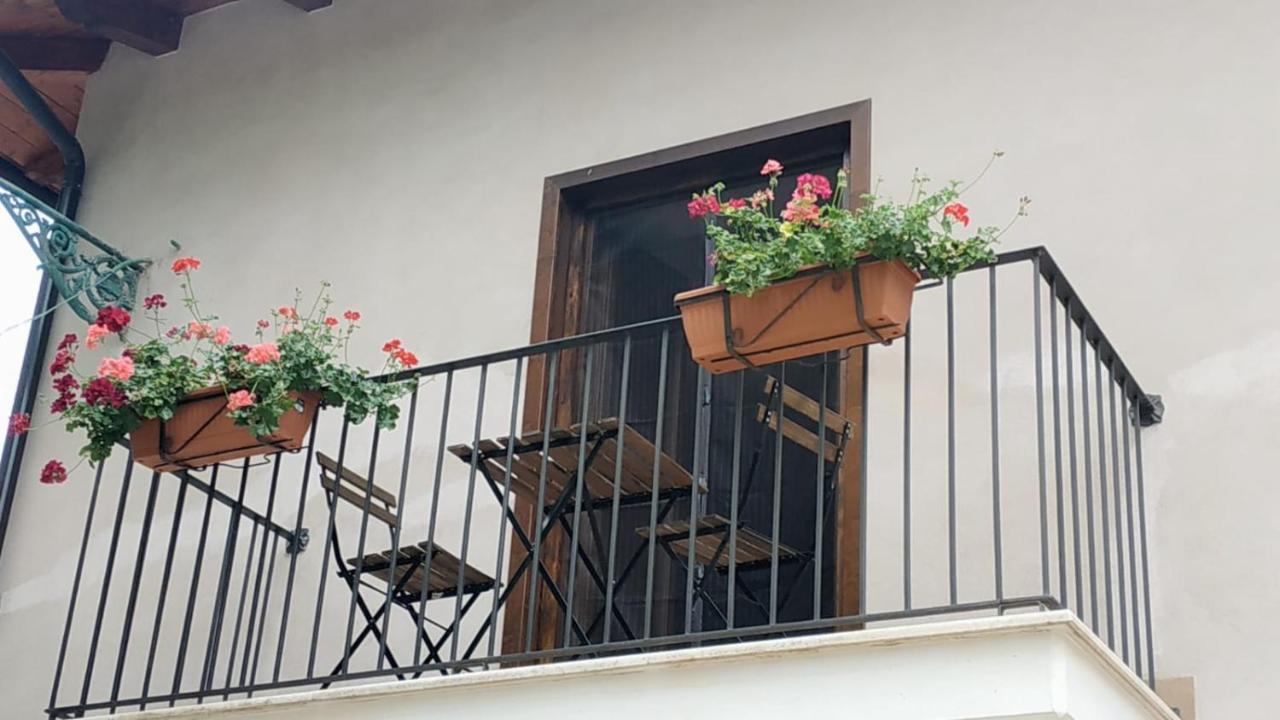"Il Casaletto" Agriturismo Moderno, Vista Panoramica E Cibo Spettacolare- Scurcola Marsicana Exterior photo