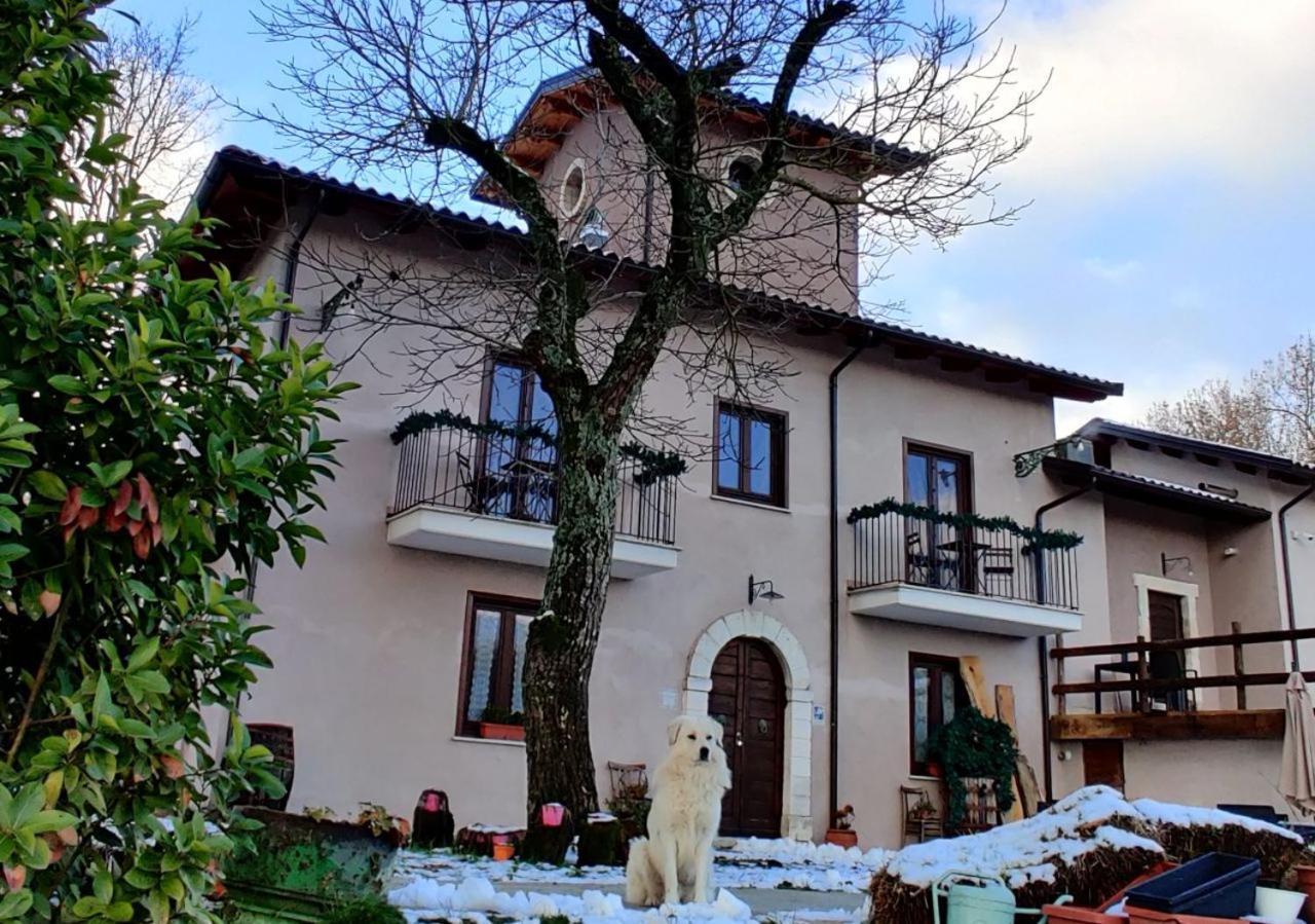 "Il Casaletto" Agriturismo Moderno, Vista Panoramica E Cibo Spettacolare- Scurcola Marsicana Exterior photo